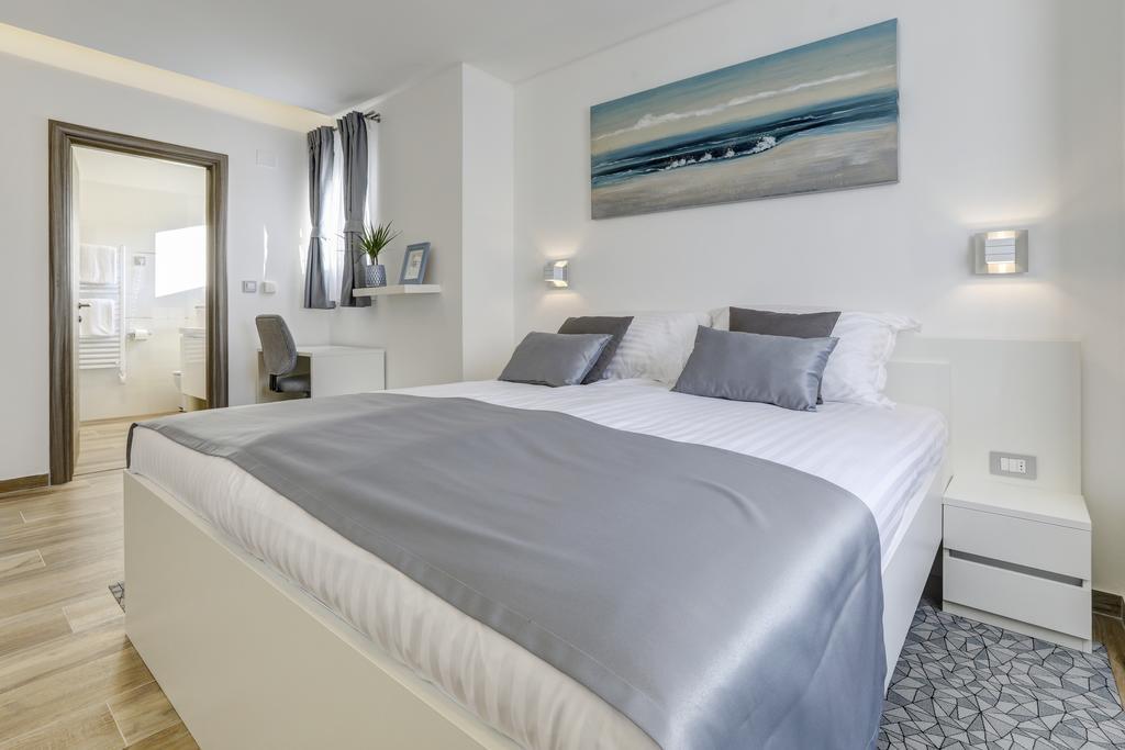 Viras Luxury Holiday Премантура Екстериор снимка