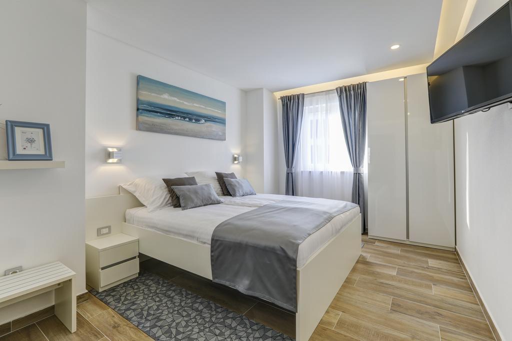 Viras Luxury Holiday Премантура Екстериор снимка